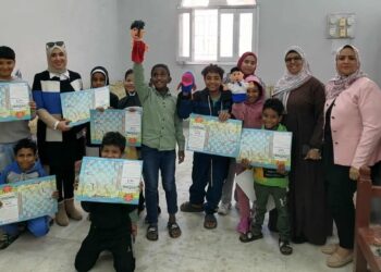 مياه البحر الأحمر تنفذ قافلة لتقديم الخدمات للأهالي بأماكن إقامتهم