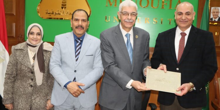 مجلس جامعة المنوفية يكرم الكليات الفائزة فى مسابقة أفضل كلية في استقبال الطلاب للعام الجامعى ٢٠٢٥/ ٢٠٢٦