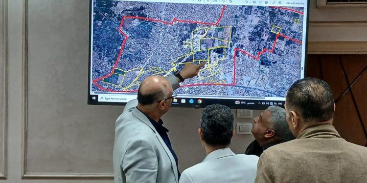 محافظ القليوبية يبحث إجراءات تحويل قرية “القلج” وتوابعها بمركز الخانكة إلى مدينة مستقلة