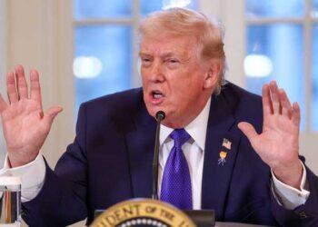 ترامب يوقع “أمرا طارئا” بشأن نفط فنزويلا