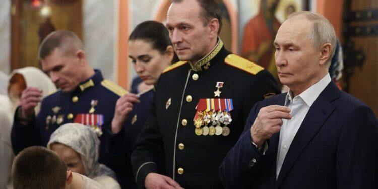 بوتين يوجه رسائل وحدة وفخر خلال قداس عيد الميلاد: محاربو روسيا يؤدون رسالة مقدسة والنصر واحد للجميع