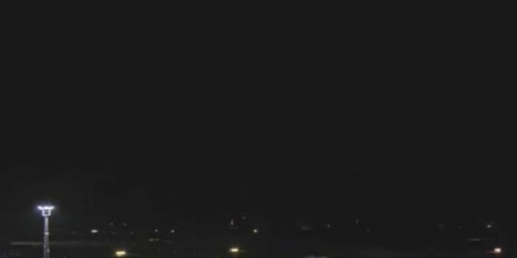 “يخشون الغزو الأمريكي”.. عاصمة غرينلاند تغرق في الظلام