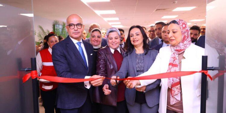 وزيرة التضامن الاجتماعي ورئيس جامعة عين شمس يشهدان توقيع بروتوكول تعاون بين الهلال الأحمر المصري والجامعة.. ويفتتحان المركز التطوعي والمرصد المجتمعي لجامعة عين شمس