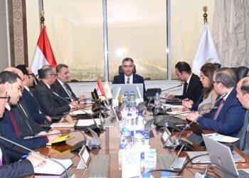 الدكتور شريف فاروق والدكتور أسامة الجوهري يستعرضان خطوات إطلاق تطبيق كارت المفتش للرقابة على المنشآت التموينية وحوكمتها