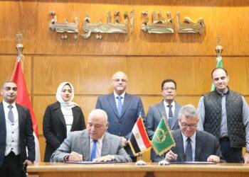 محافظ القليوبية ورئيس جامعة بنها يشهدان توقيع بروتوكول تعاون طبي للارتقاء بالخدمات الصحية بالمحافظة