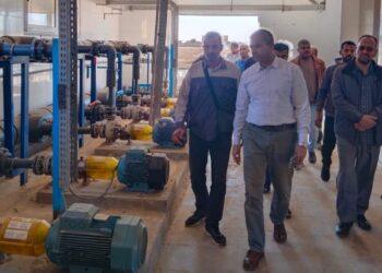 رئيس مياه البحر الأحمر يواصل متابعته ويتفقد مواقع الشركة بالشلاتين ويلتقي رئيس المدينة