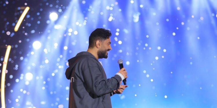 تامر حسني يشعل مهرجان شتاء مدينتي وسط حضور جماهيري تخطّى الـ 20 ألف