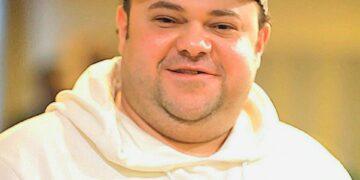 ساسبنس وتشويق في رمضان.. مدحت تيخا يخوض صراع أكبر شركات الدعاية والإعلان في مصر