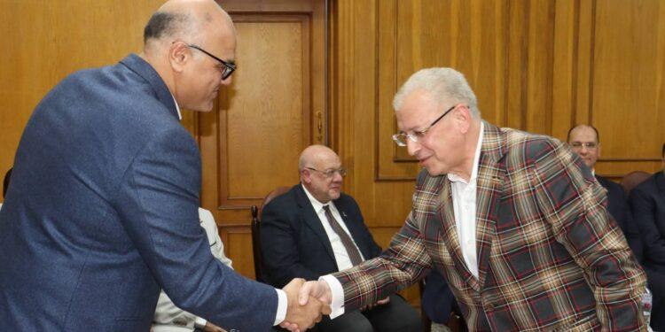 محافظ القليوبية يعقد لقاءً تعارفيًا مع أعضاء مجلسي النواب والشيوخ لتعزيز التعاون وتطوير الخدمات