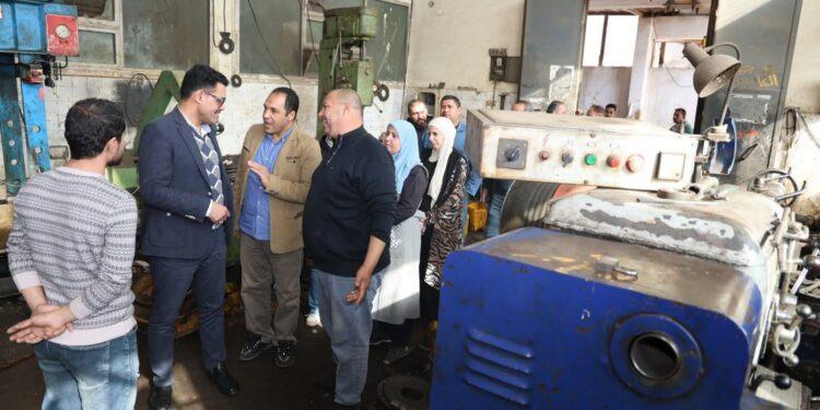 رئيس مياه القليوبية يتابع جاهزية محطات الصرف وورش الطوارئ ببنها