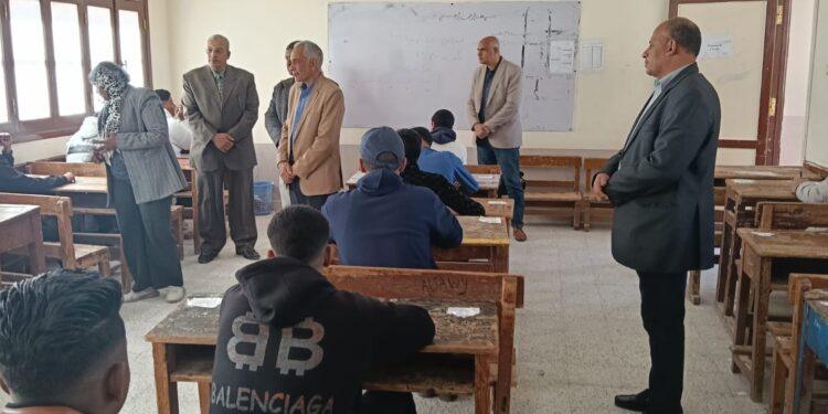 وكيل تعليم البحر الأحمر تتفقد امتحانات التعليم الفنى بسفاجا