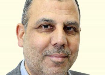 قوات الاحتلال تعتقل الكاتب وليد الهودلي من منزله في رام الله فجرًا