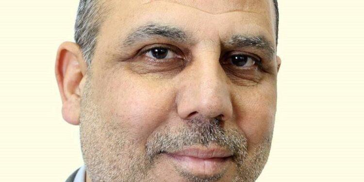 قوات الاحتلال تعتقل الكاتب وليد الهودلي من منزله في رام الله فجرًا