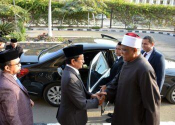 وزير الأوقاف والشئون الدينية بإندونيسيا يزور المنظمة العالمية لخريجي الأزهر .. ويشيد بمستوى طلاب مركز الشيخ زايد لتعليم العربية للناطقين بغيرها