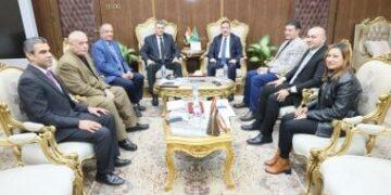 محافظ المنوفية يلتقى وفد الهيئة القومية للتأمين الاجتماعى لبحث التعاون