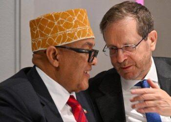 هرتسوغ يلتقي رئيس إقليم صومالي لاند على هامش منتدى دافوس