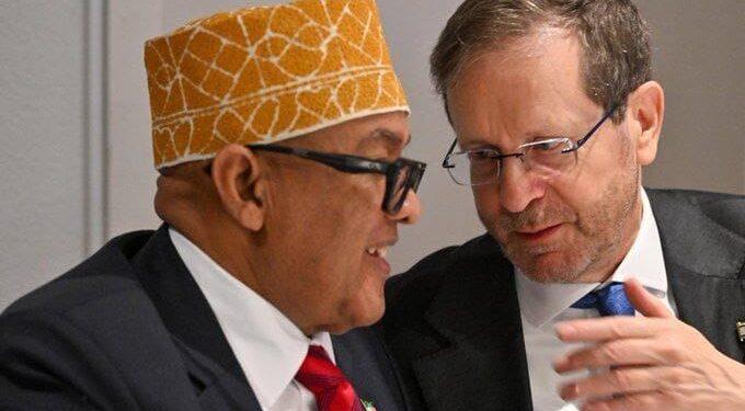 هرتسوغ يلتقي رئيس إقليم صومالي لاند على هامش منتدى دافوس