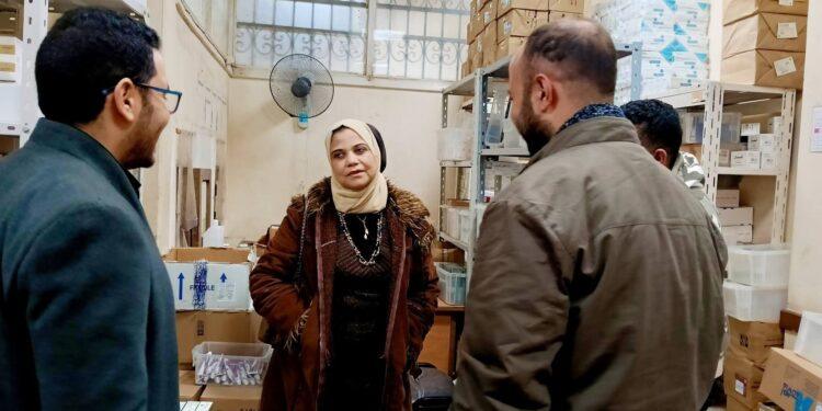 مرور مدير فرع القليوبية للتأمين الصحي على وحدات بنها