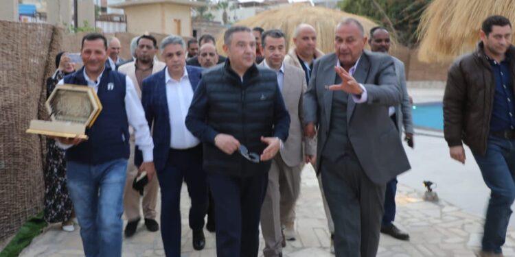 محافظ البحر الأحمر يفتتح أول شاطئ لذوي الهمم بالغردقة