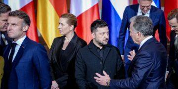 الهجوم الروسي الواسع خلال المفاوضات – وخطة “ازدهار أوكرانيا” بقيمة تقارب تريليون دولار