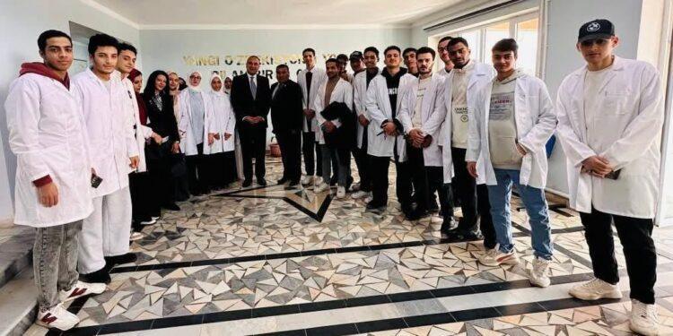 سفير مصر فى أوزبكستان، يزور جامعة الفرجانوس وأكاديمية طشقند الطبية – فرع شيرشيك بإقليم طشقند