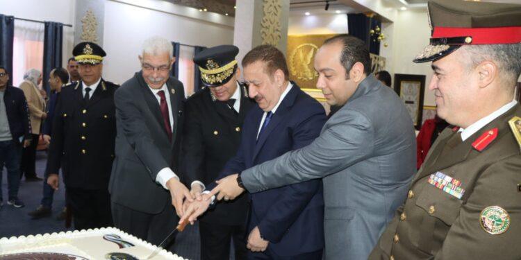 رئيس جامعة المنوفية يزور معسكر قوات الأمن بقويسنا ويهنئ رجال الشرطة بعيدهم الـ74