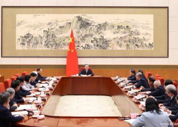 رئيس مجلس الدولة الصيني يترأس ندوة بشأن مسودة تقرير عمل الحكومة ومسودة الخطة الخمسية الـ15