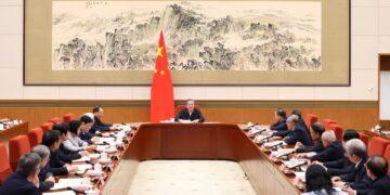 رئيس مجلس الدولة الصيني يترأس ندوة بشأن مسودة تقرير عمل الحكومة ومسودة الخطة الخمسية الـ15