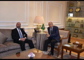 الأمين العام لجامعة الدول العربية يستقبل سفير كوبا