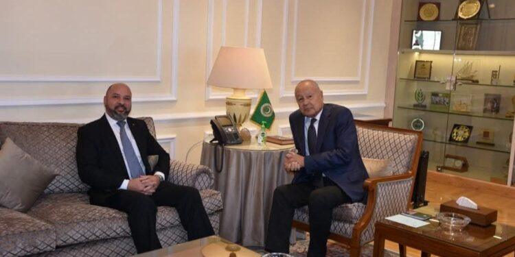 الأمين العام لجامعة الدول العربية يستقبل سفير كوبا