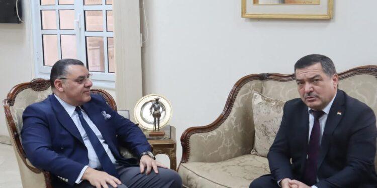 نائب وزير الخارجية الطاجيكي يجتمع مع مدير معهد الدراسات الدبلوماسية بمصر