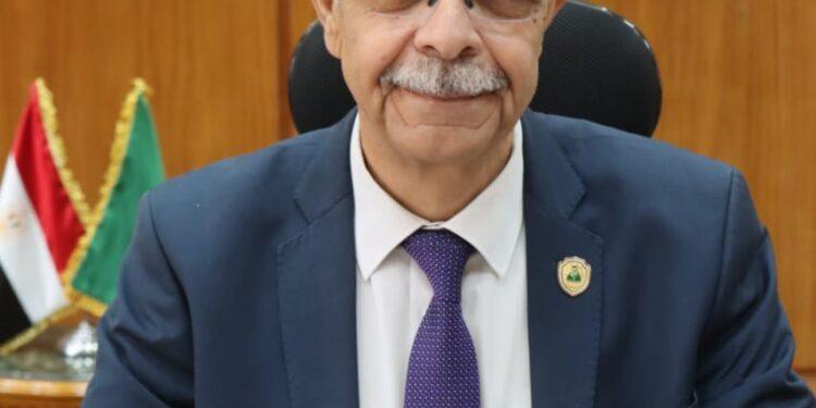 رئيس جامعة المنوفية يهنئ نائب محافظ المنوفية بتجديد الثقة