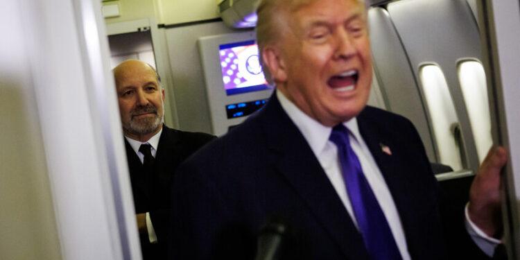 ترامب يعلق على زيارة وزير التجارة لجزيرة المجرم الجنسي جيفري إبستين