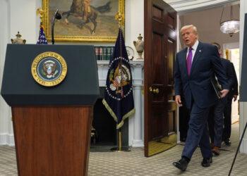 “ذا أتلانتيك”: ترامب قد ينسحب من مفاوضات أوكرانيا