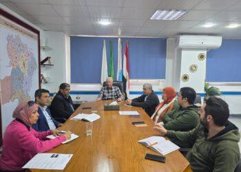 مستشار رئيس مجلس الوزراء يناقش مشروعات المياه والصرف الصحى بالمنوفية .