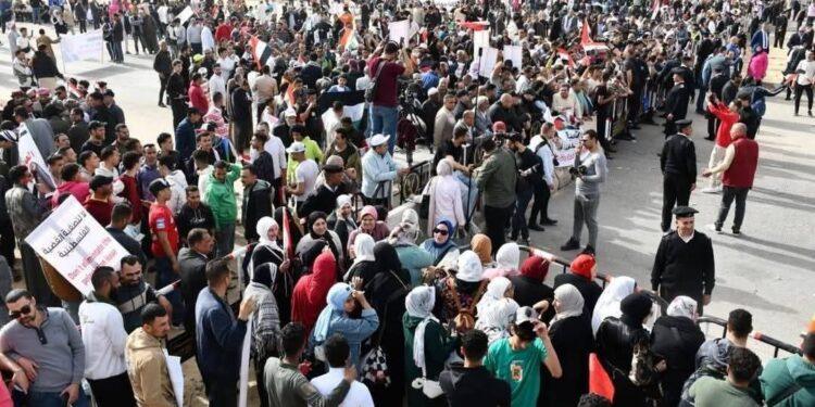 واشنطن بوست عن مسؤول أمريكي: تأخر بنود المرحلة الثانية من اتفاق غزة وترقب لمناقشات ترمب ونتنياهو