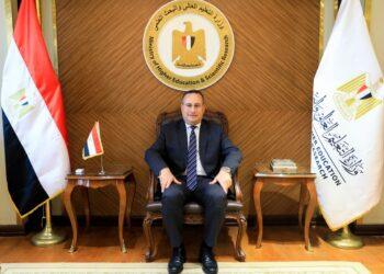 الدكتور عبد العزيز قنصوه عقب أدائه لليمين الدستورية:السيد الرئيس يولي اهتمامًا كبيرًا بمنظومة التعليم العالي والبحث العلمي .. وسنواصل البناء على ما تحقق من إنجازات