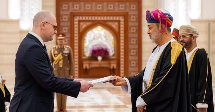 يفغيني سوبوليفسكي، سفير بيلاروس فوق العادة والمفوض لدى مصر وسلطنة عُمان يقدم أوراق اعتماده إلى السلطان هيثم بن طارق آل سعيد.