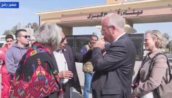 سفيرا فنلندا والسويد بالقاهرة يشيدان بدور مصر فى دعم غزة