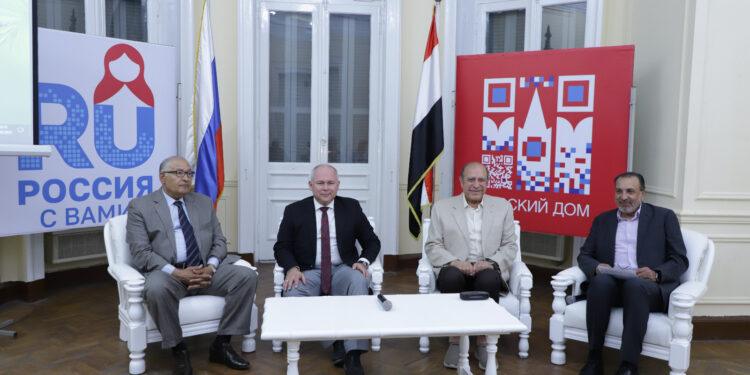 تهنئة مصرية بعيد الدبلوماسية الروسية