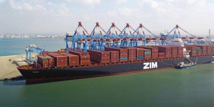 القناة 12: صفقة بـ3.7 مليار دولار لبيع شركة الشحن الإسرائيلية «زيم» لتحالف ألماني – إسرائيلي