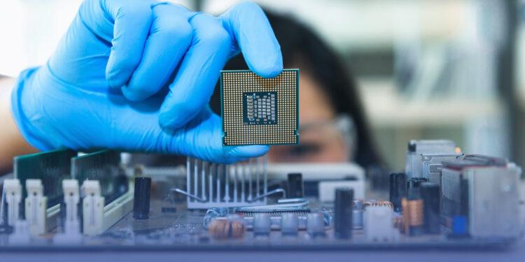 عُمان على أعتاب تحول استراتيجي لتصبح مركزًا واعدًا في صناعة أشباه الموصلات