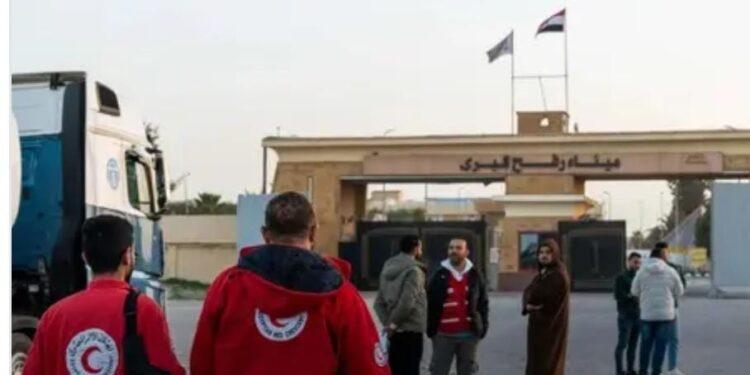 دفعة جديدة من العائدين تصل غزة عبر رفح وسط إجراءات مصرية مكثفة