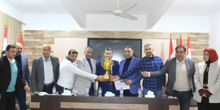 بالصور…مديرى التعليم والشباب والرياضة يشهدان تكريم فريق العروض الرياضية بمدرسة الشهيد عمرو شكرى بالعريش