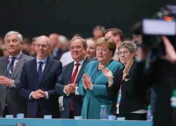 السفارة الألمانية في طهران تدعو رعاياها لمغادرة إيران فورًا