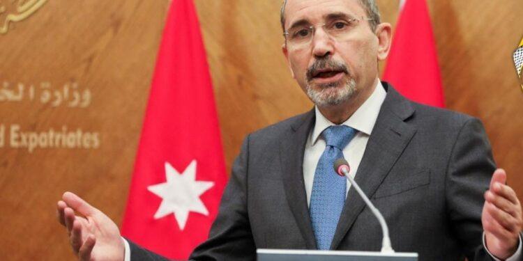 الخارجية الأردنية: الضفة وغزة أرض فلسطينية محتلة وإنهاء الاحتلال السبيل الوحيد للسلام العادل