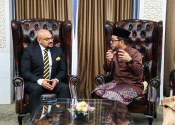 سفير مصر فى ماليزيا يلتقي مع وزير الشئون الدينية