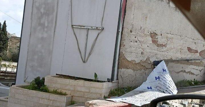 قوات الاحتلال تُحطّم صرح الشهيد إبراهيم النابلسي خلال اقتحام “خلة العامود” في نابلس