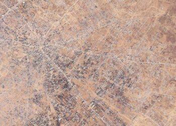 صور أقمار صناعية تكشف استمرار الاحتلال في تجريف وهدم واسع للمنازل شرق خان يونس