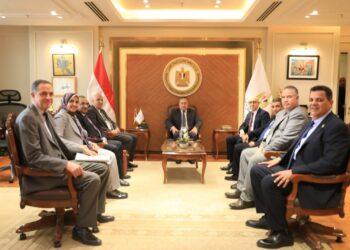 رئيس جامعة الدلتا التكنولوجية يهنئ وزير التعليم العالي والبحث العلمى بمكتبه ويؤكد دعم مسيرة التطوير